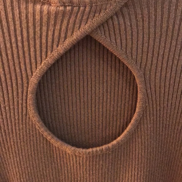 Forever 21 mock neck sweater with keyhole cutout - Picture 2 of 4